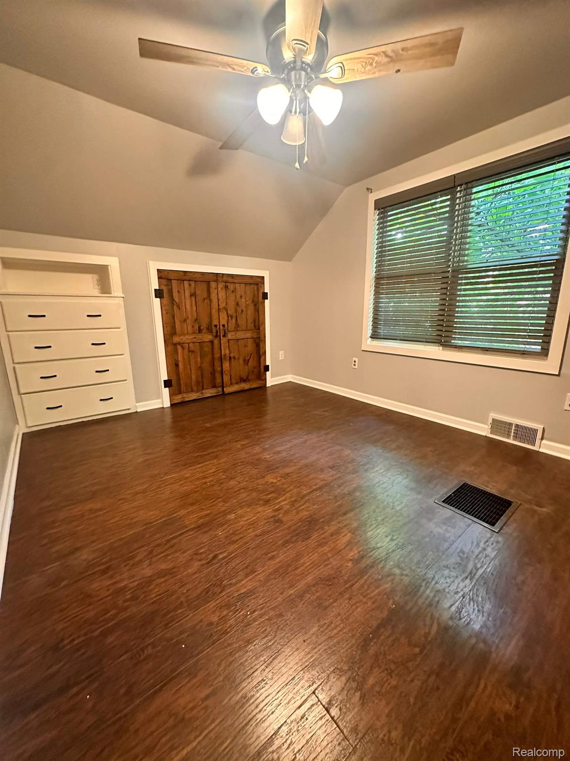 505 Gardendale Street Property Photo 13