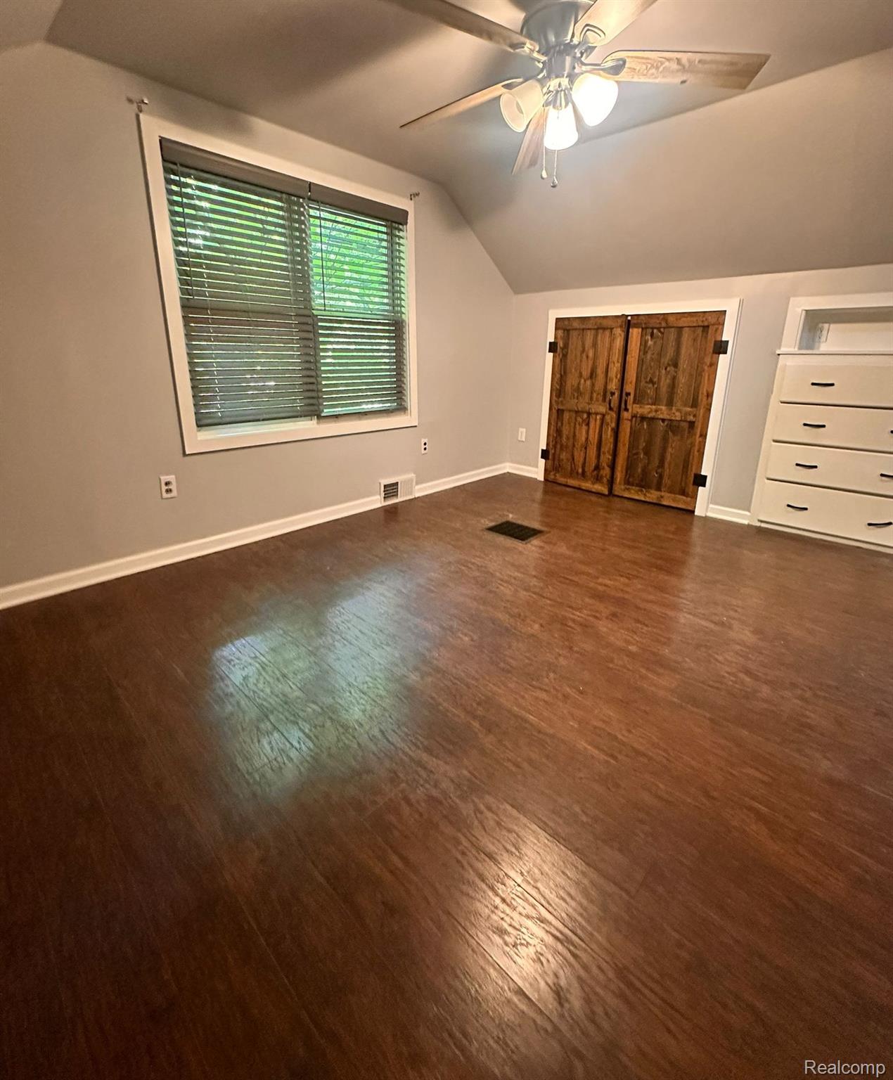505 Gardendale Street Property Photo 14