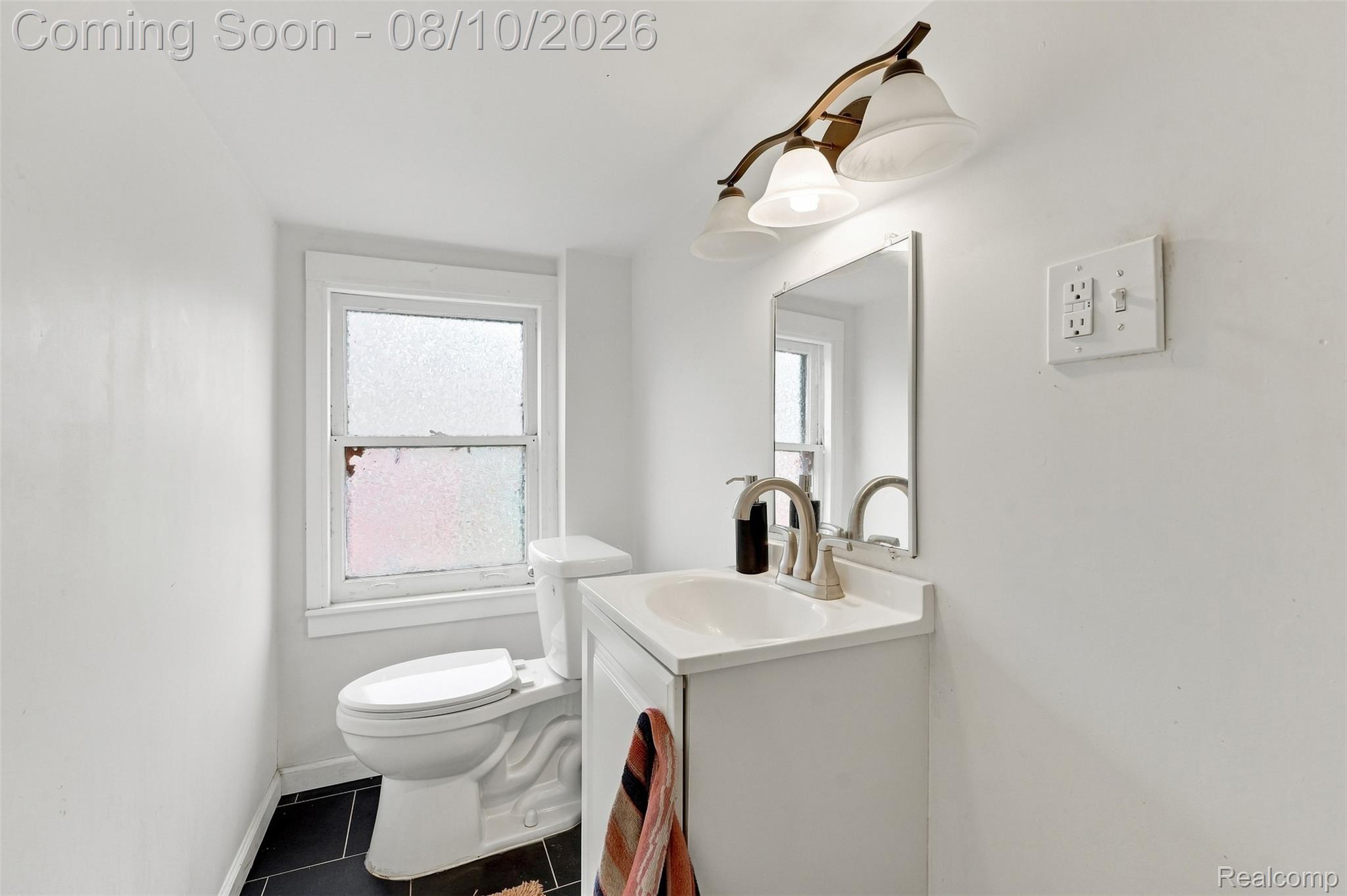 2400 Edison Property Photo 5