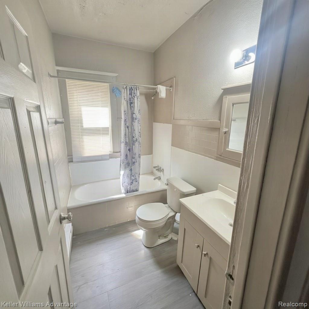 4447 Baldwin Street Property Photo 12