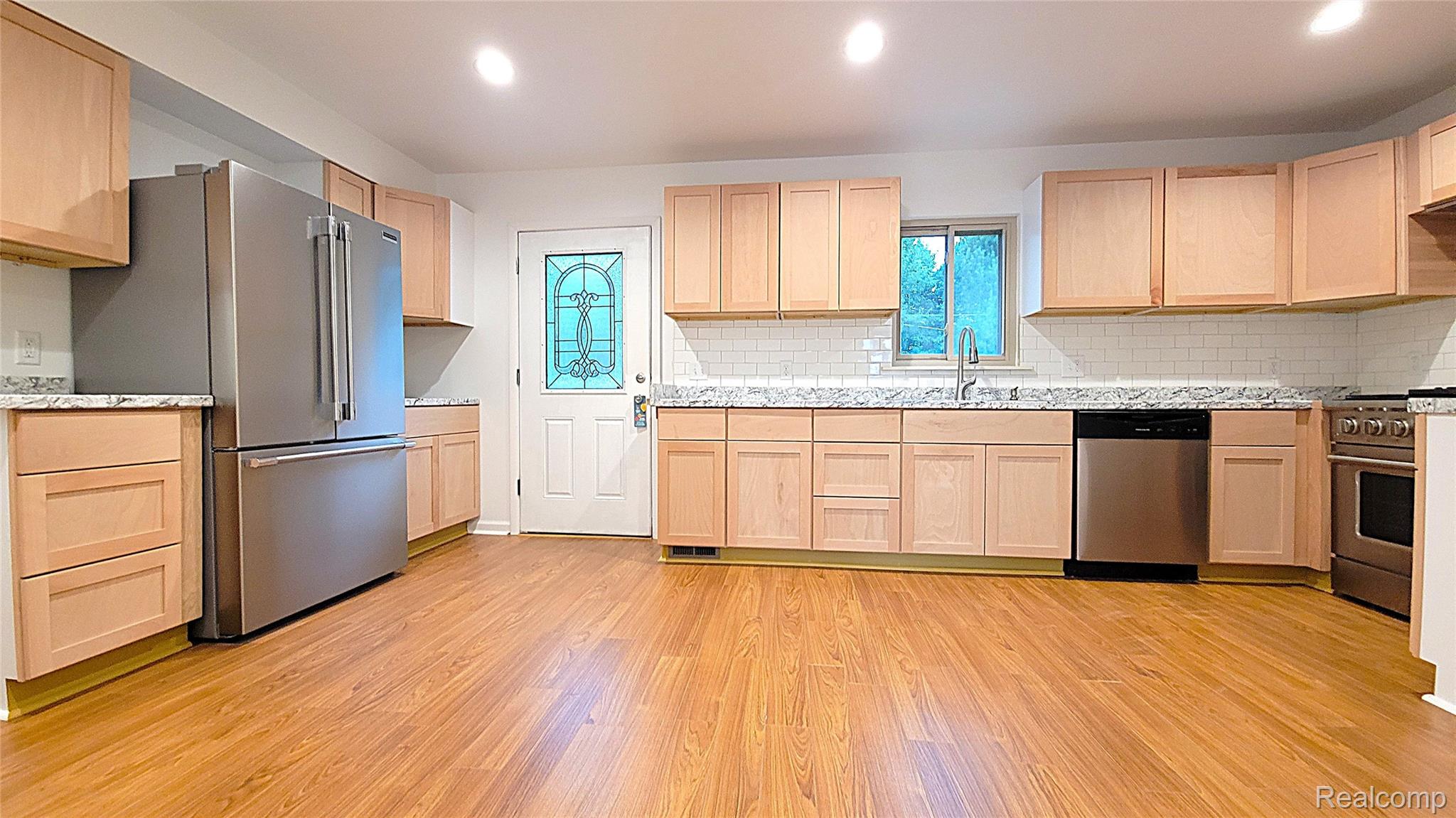 31784 Penn Street Property Photo 2