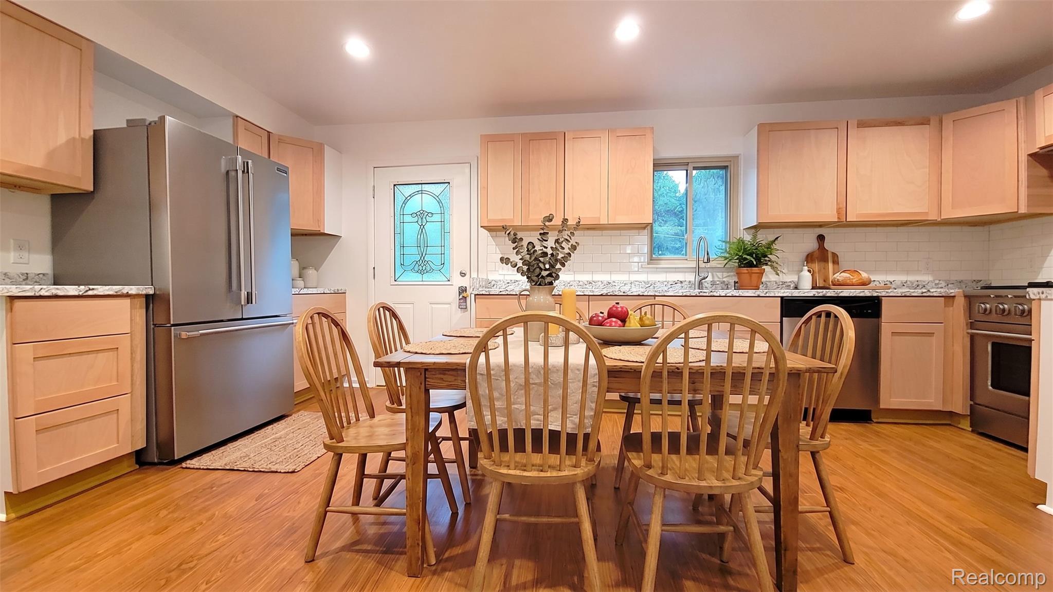 31784 Penn Street Property Photo 3