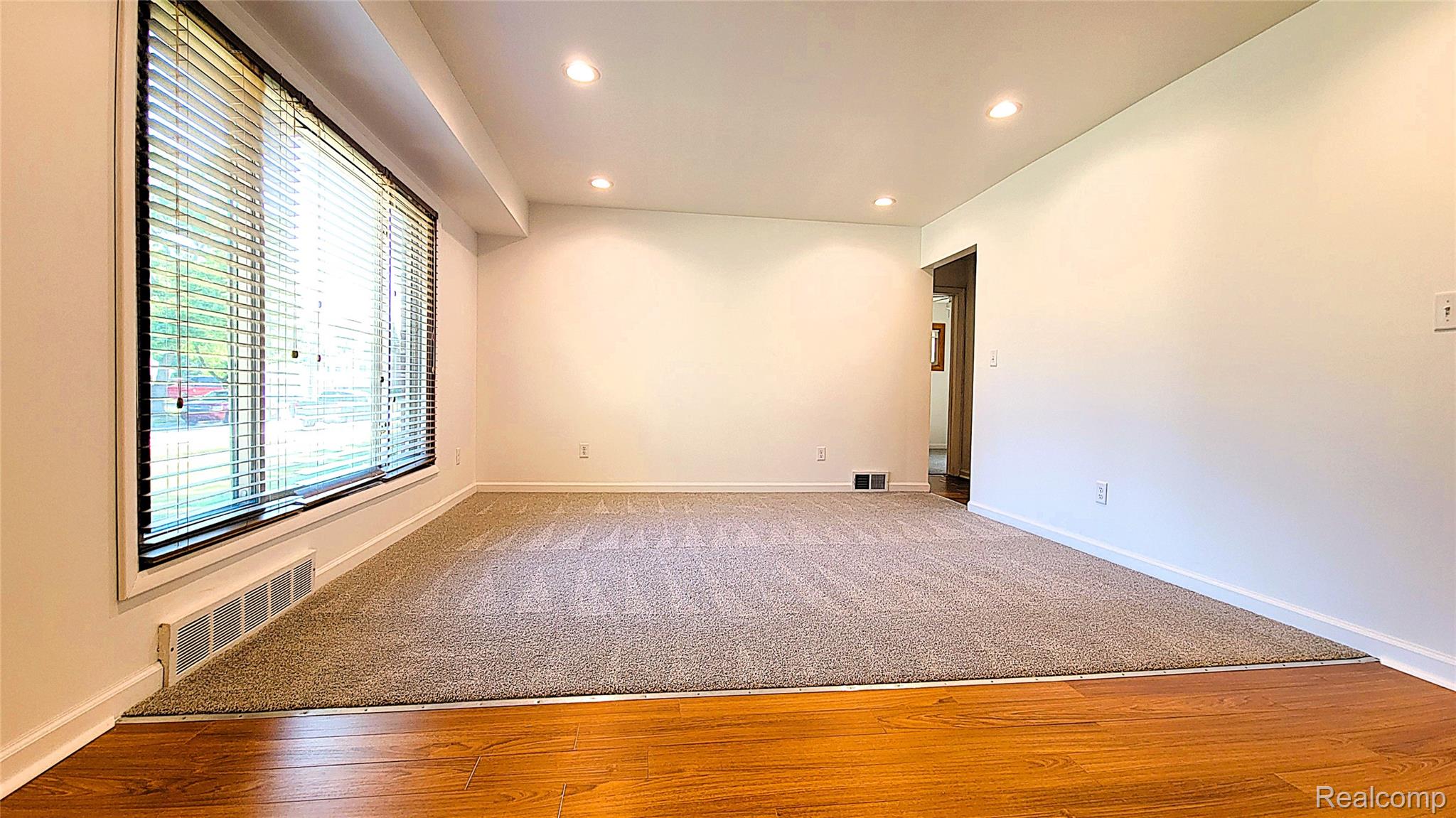 31784 Penn Street Property Photo 6