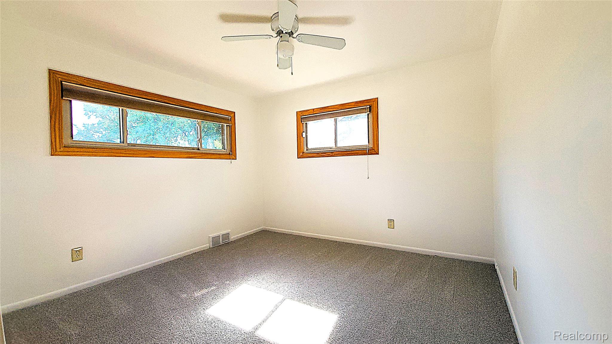 31784 Penn Street Property Photo 11