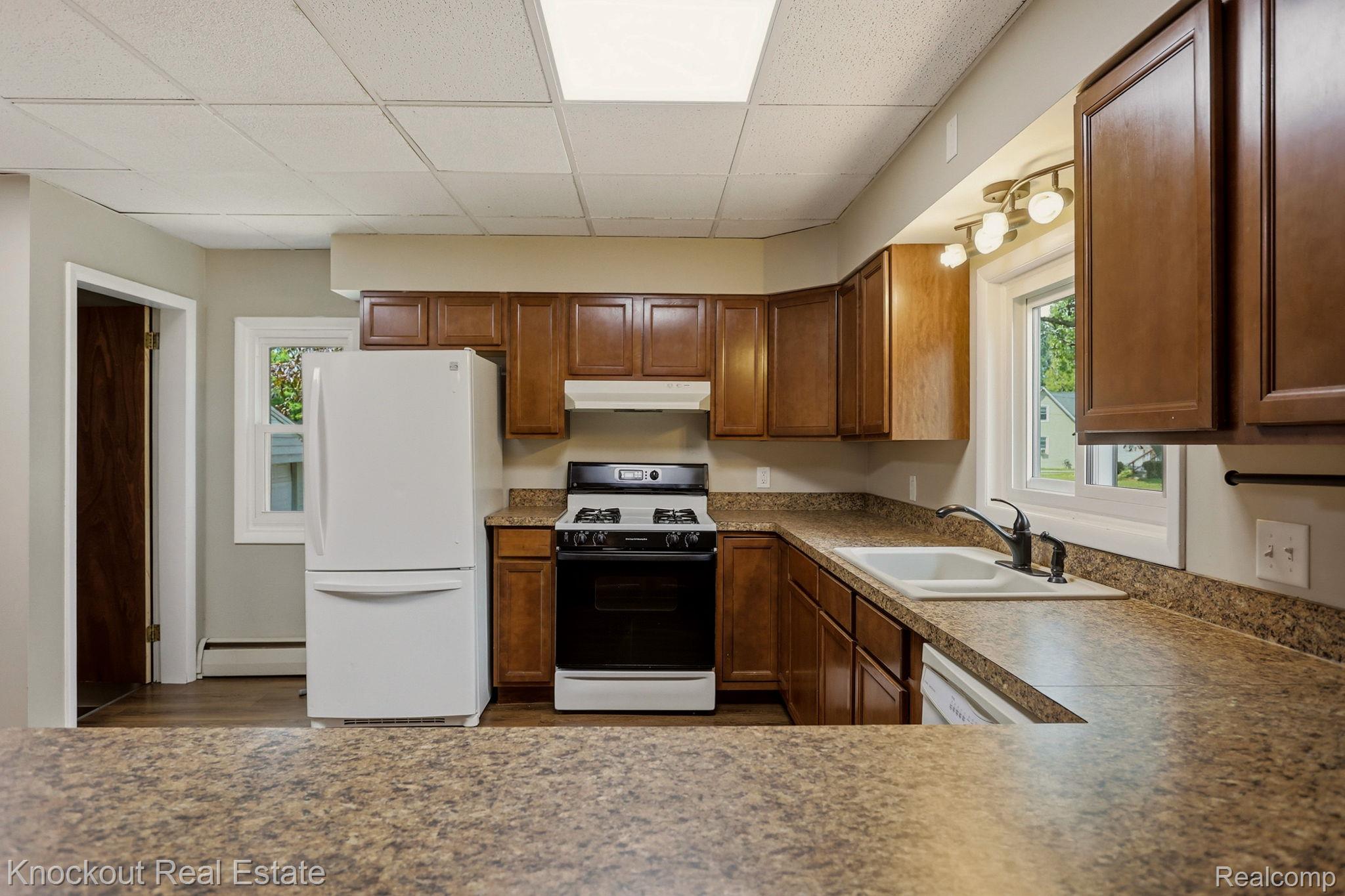 2502 Stobbe Street Property Photo 13