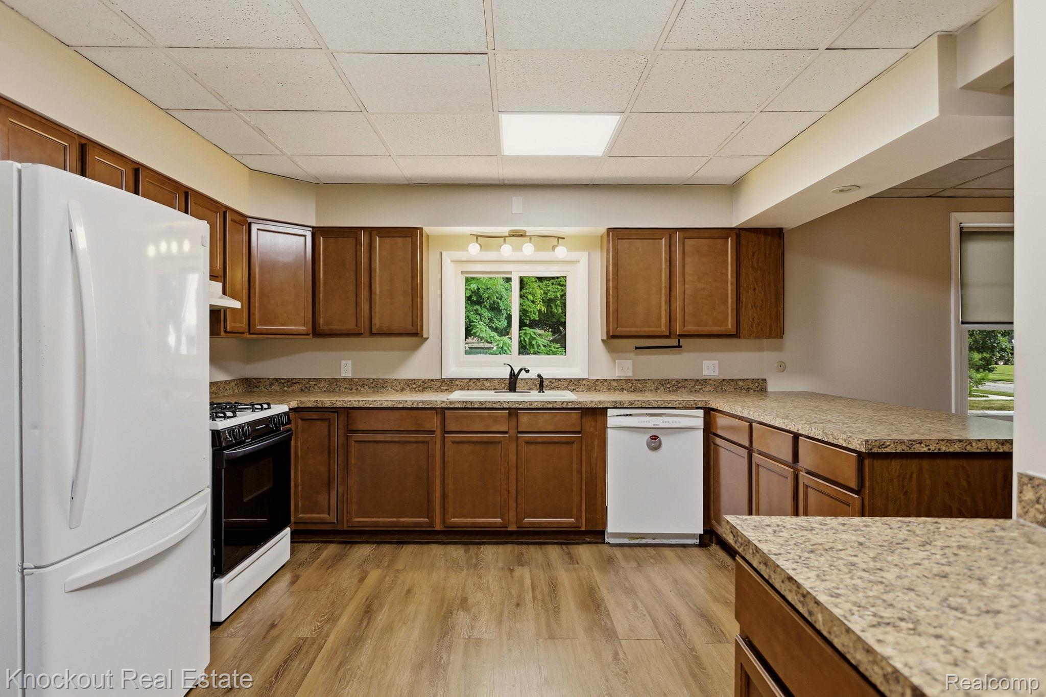 2502 Stobbe Street Property Photo 15