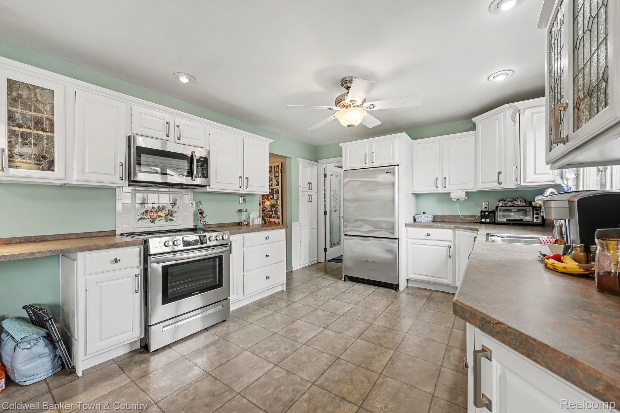 5134 Red Fox Drive Property Photo 8