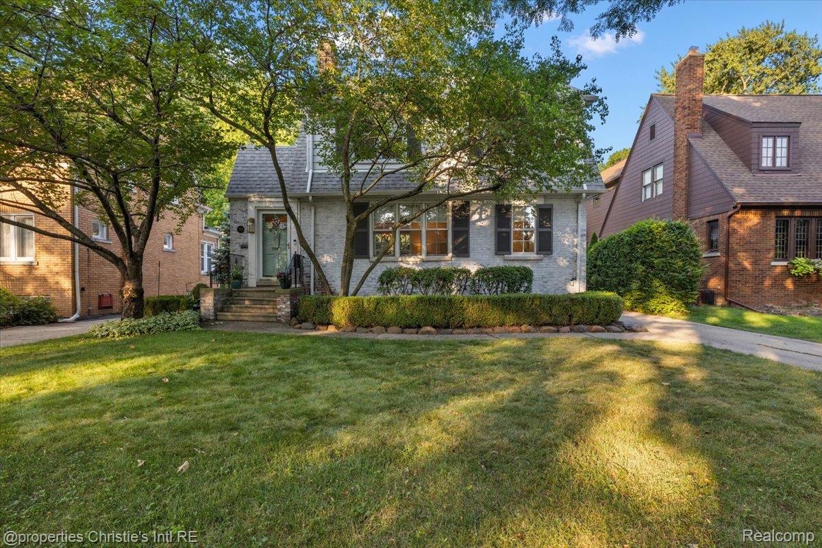 788 Rivard Boulevard Property Photo 1