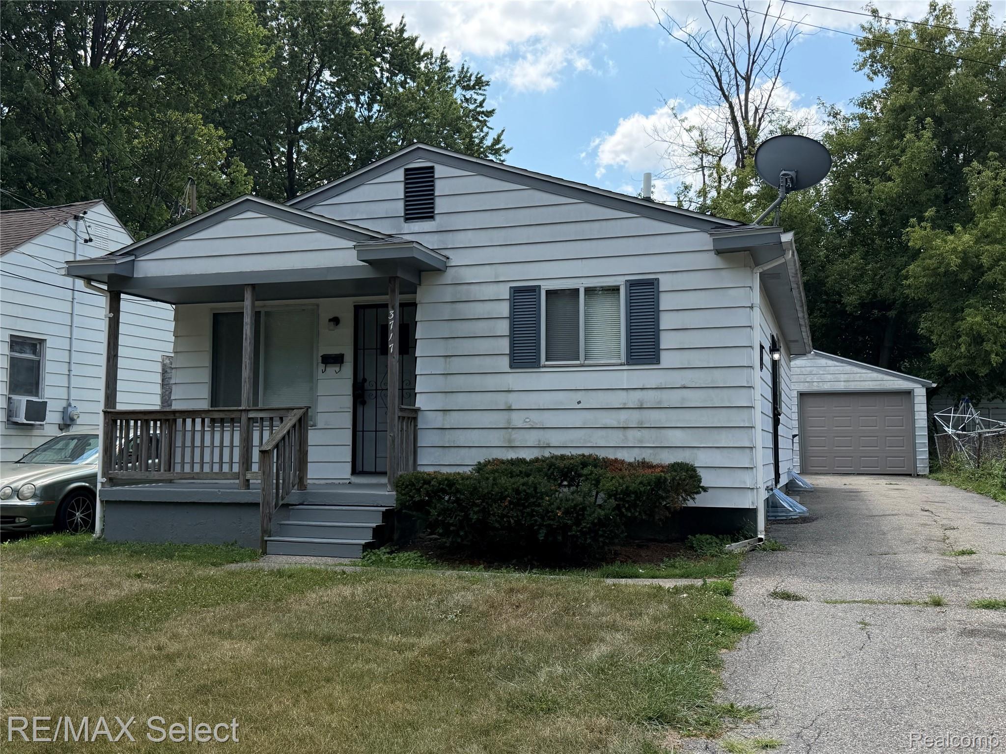 3717 Larchmont Street Property Photo 1