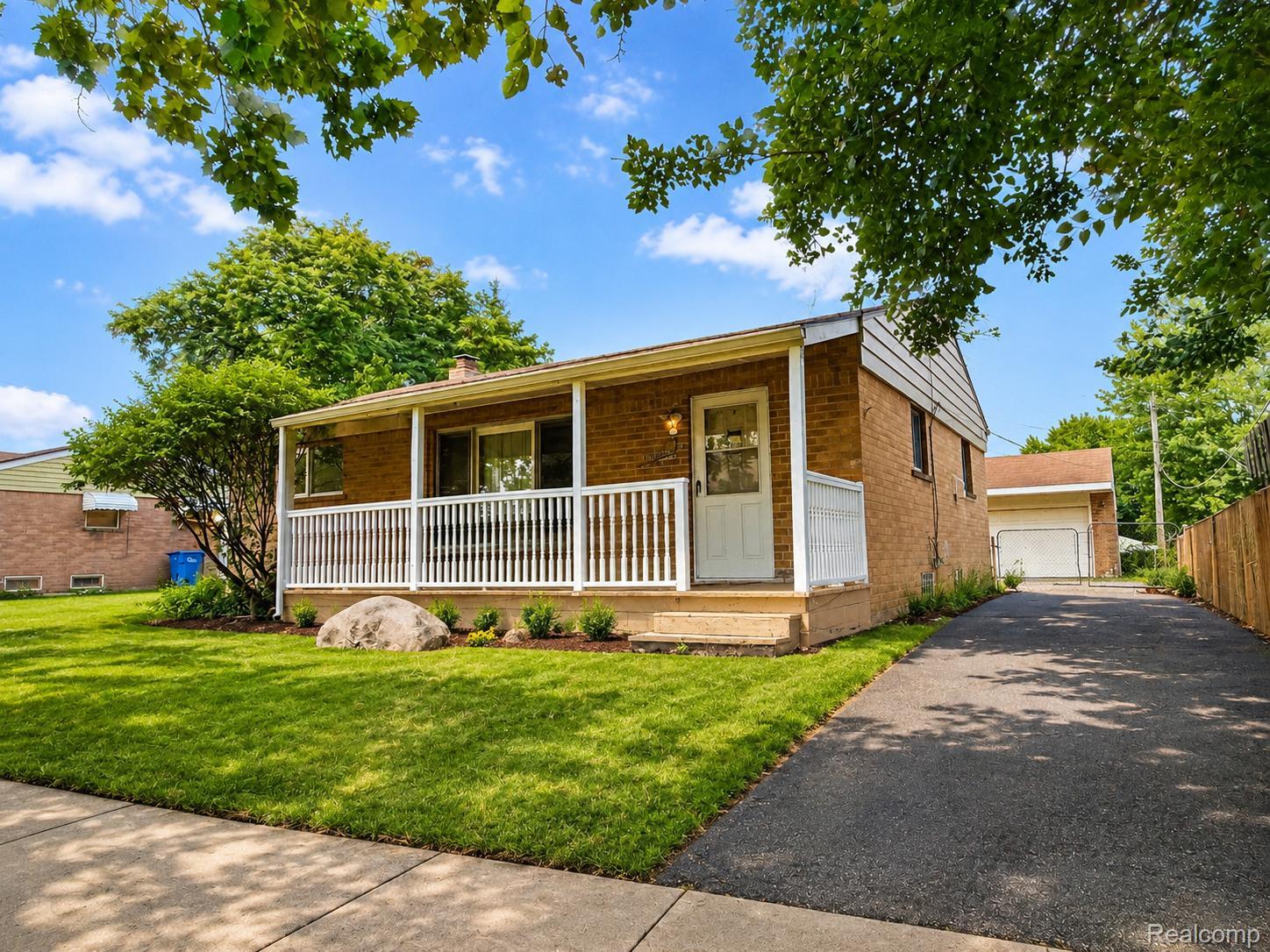 26540 Hoover Road Property Photo 1