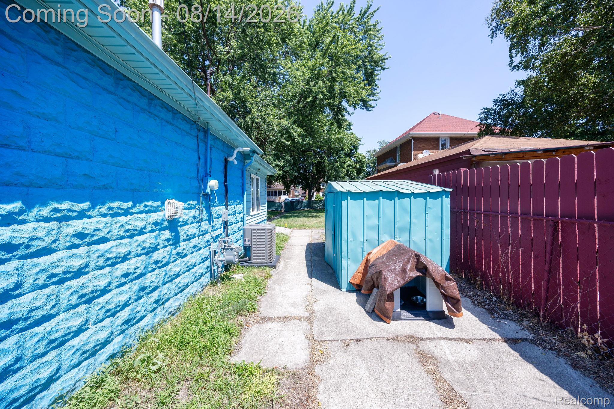54 Walnut Street Property Photo 8