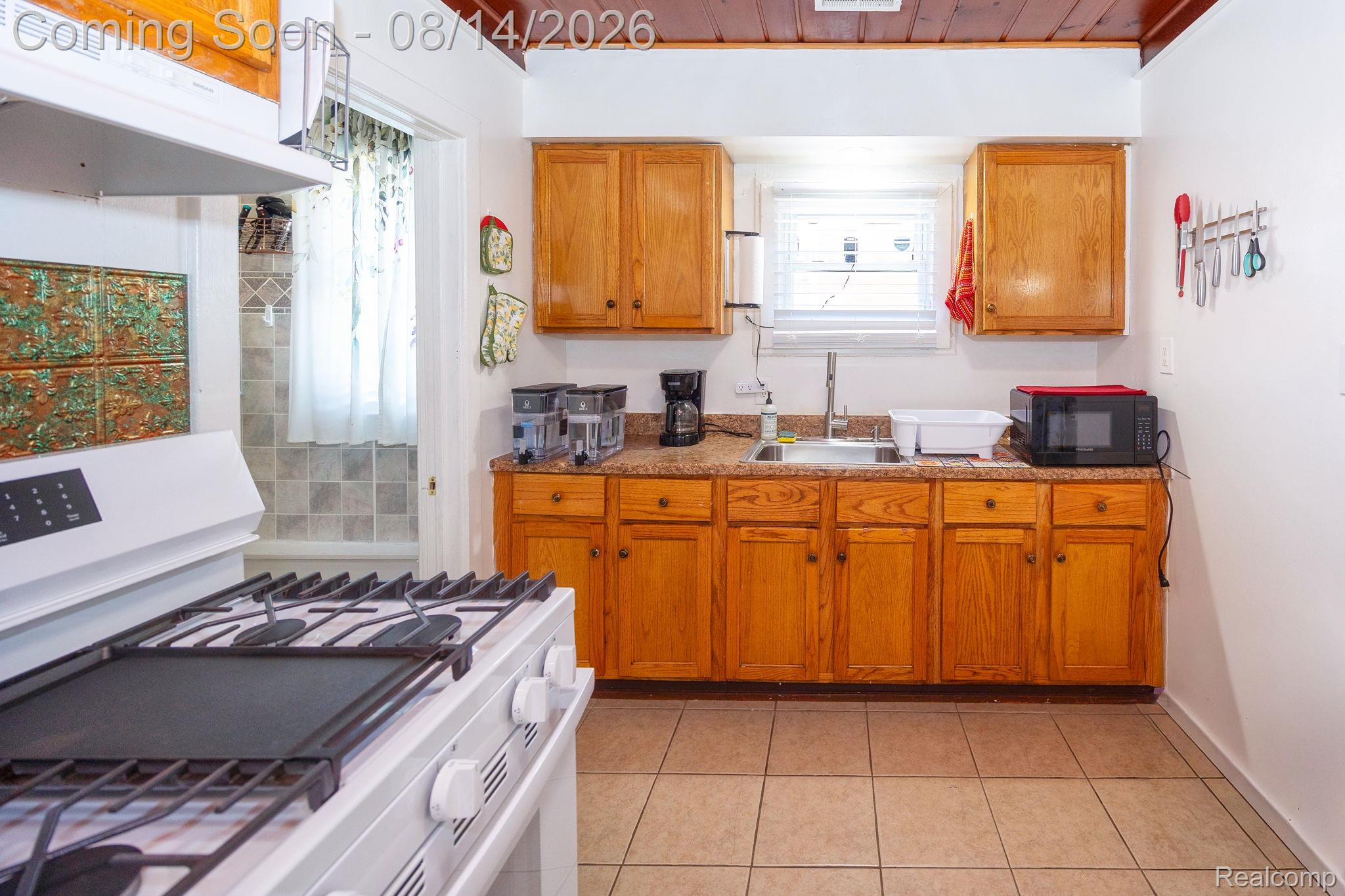 54 Walnut Street Property Photo 18