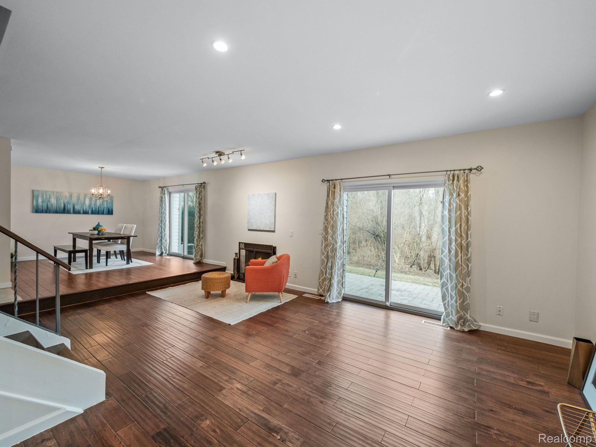 177 E Long Lake Road Property Photo 4