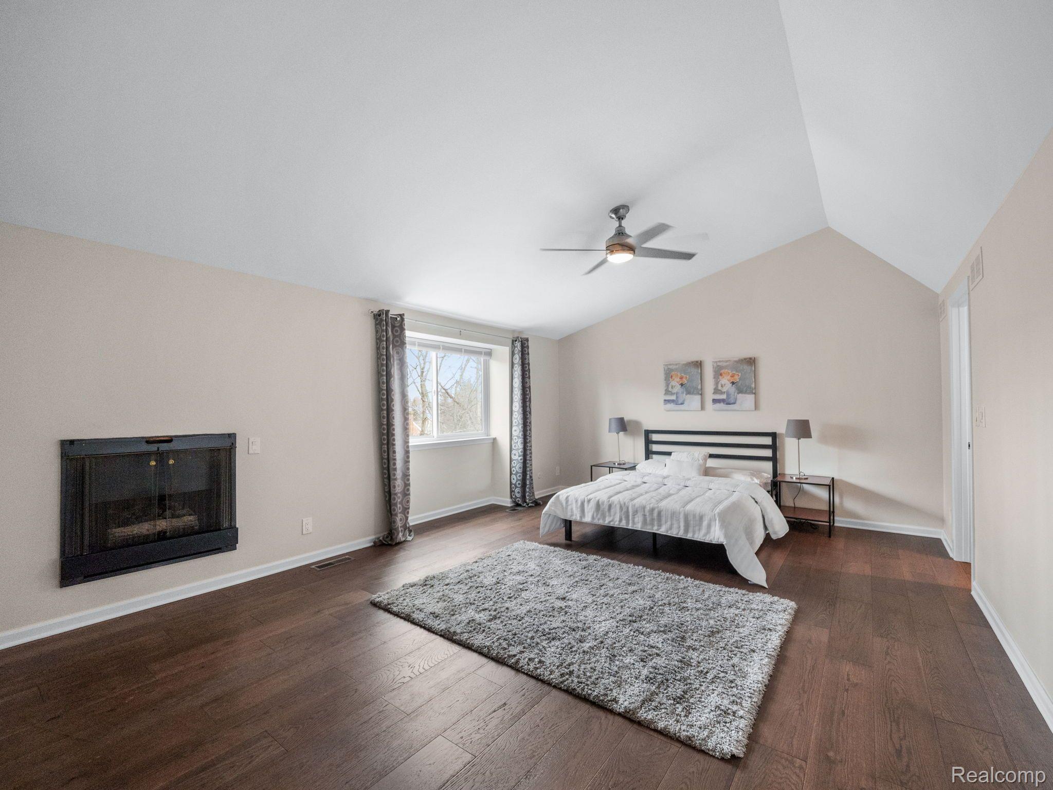 177 E Long Lake Road Property Photo 10