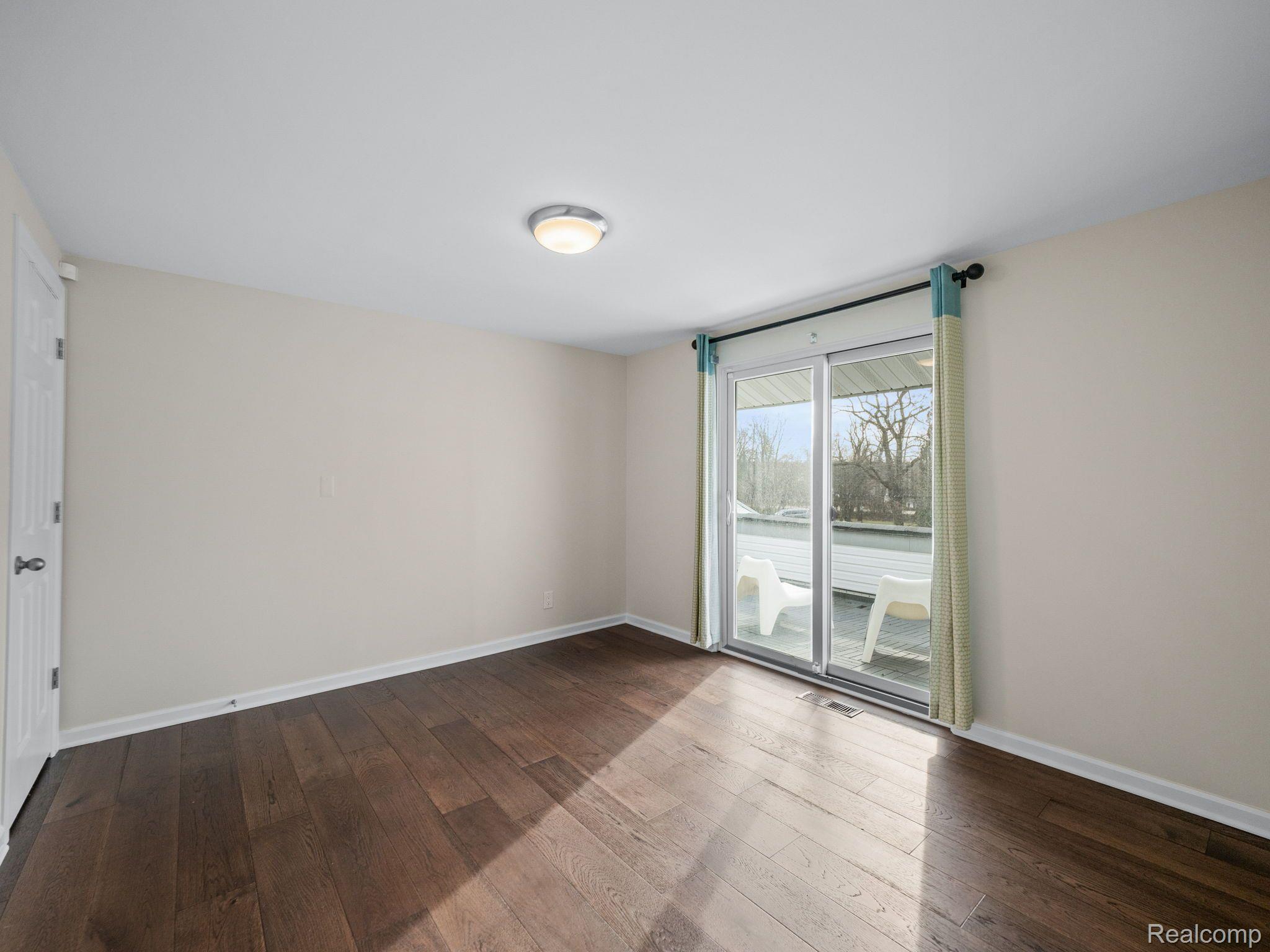 177 E Long Lake Road Property Photo 12
