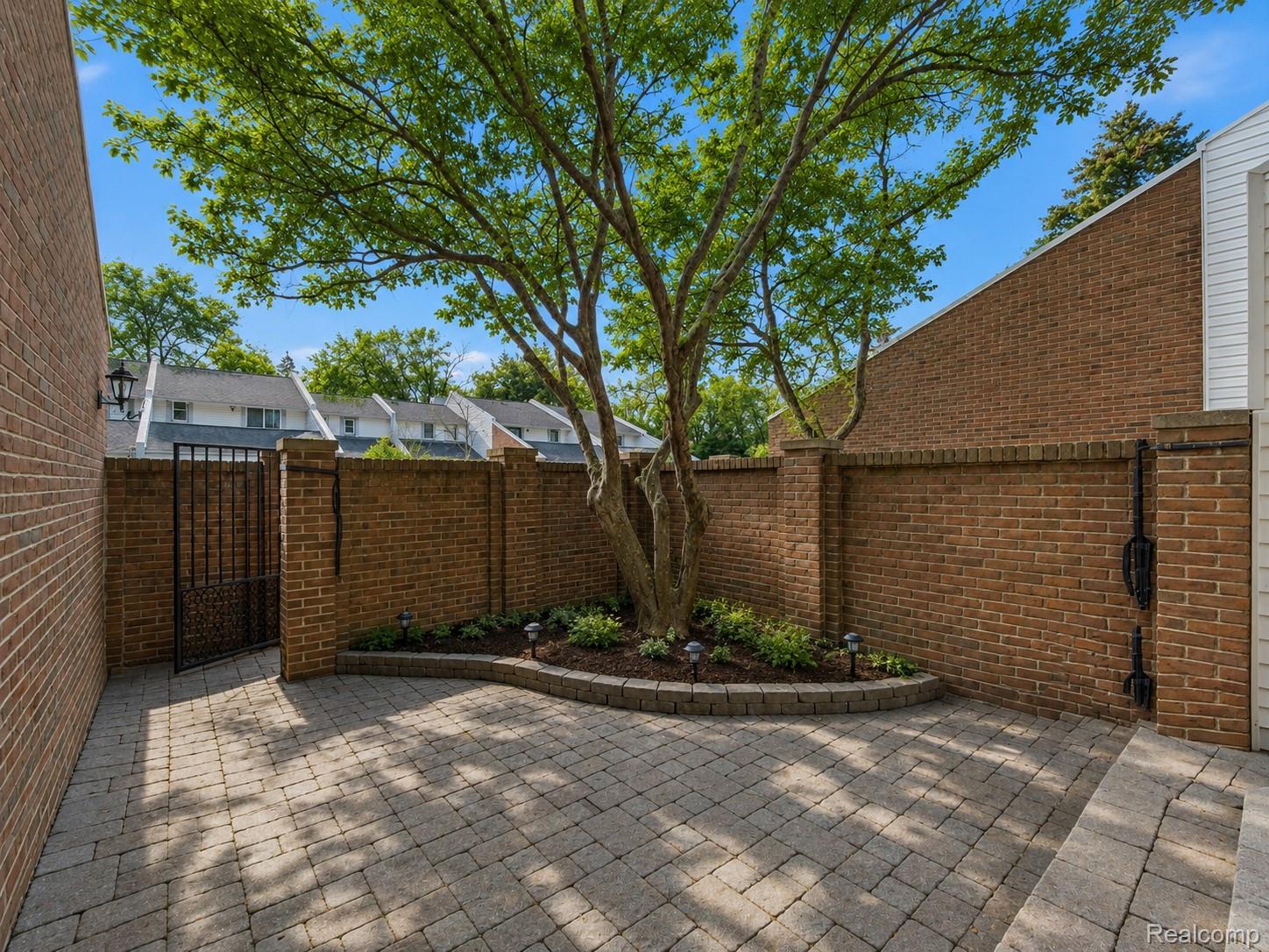 177 E Long Lake Road Property Photo 18