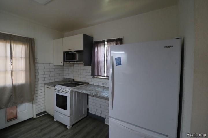 4142 Coggins Avenue Property Photo 8