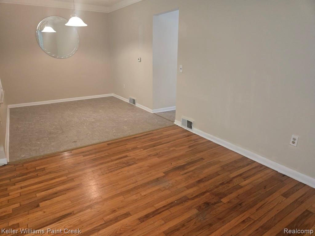 1460 Gravel Ridge Drive Property Photo 7