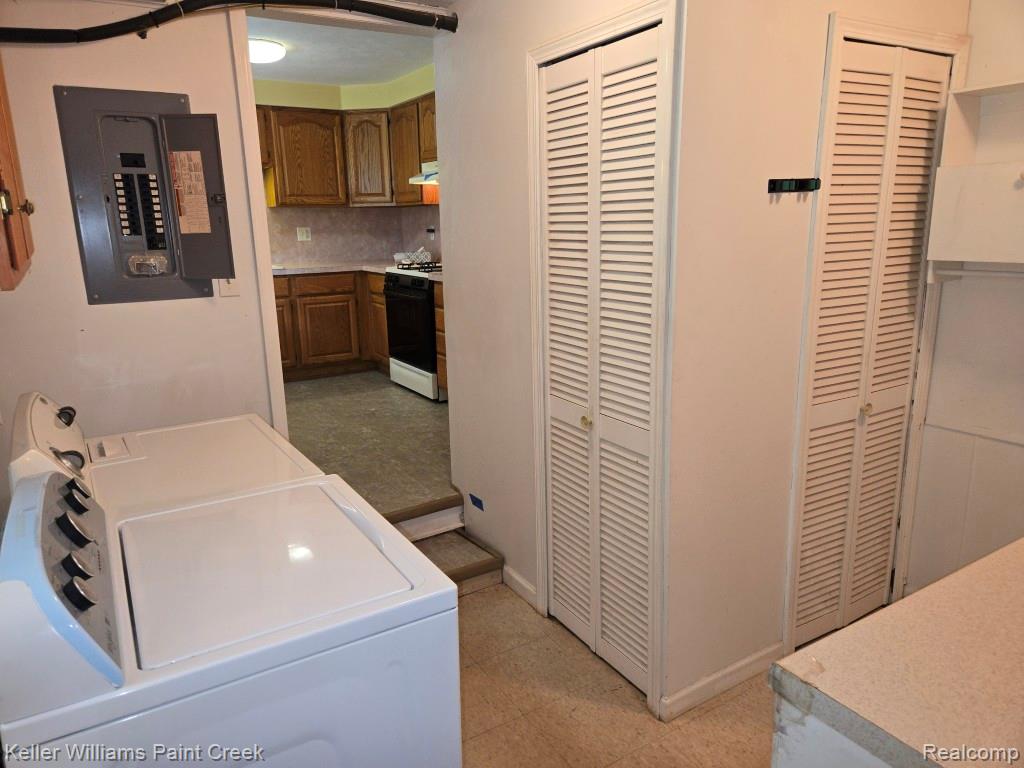 1460 Gravel Ridge Drive Property Photo 22