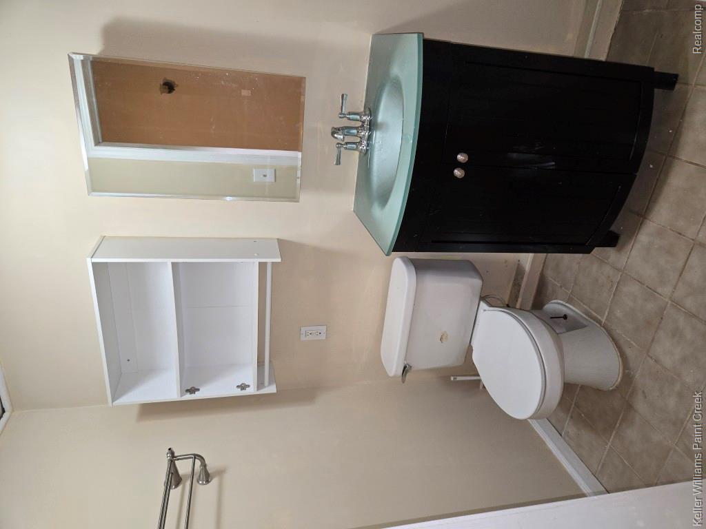 1460 Gravel Ridge Drive Property Photo 27