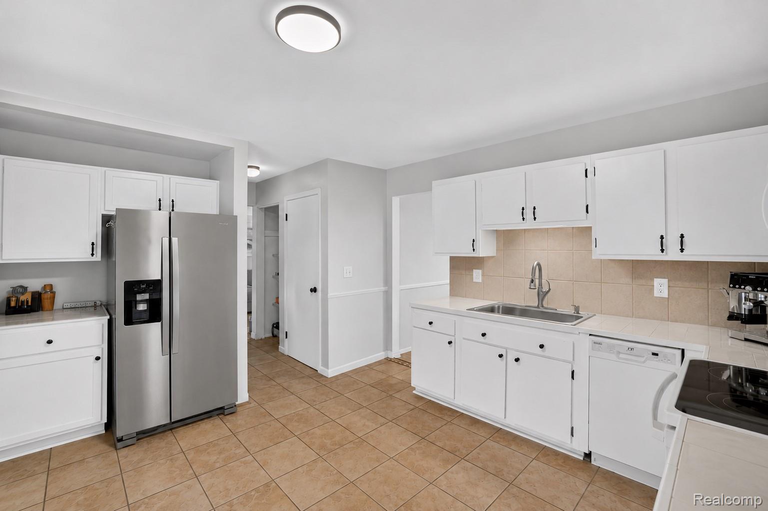 10356 Linden Road Property Photo 17