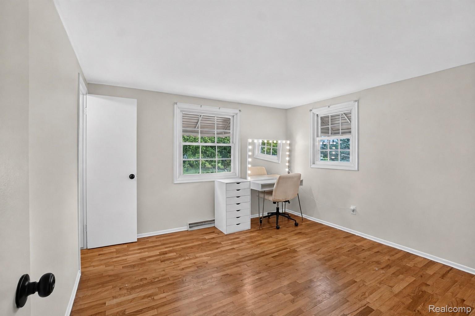 10356 Linden Road Property Photo 26