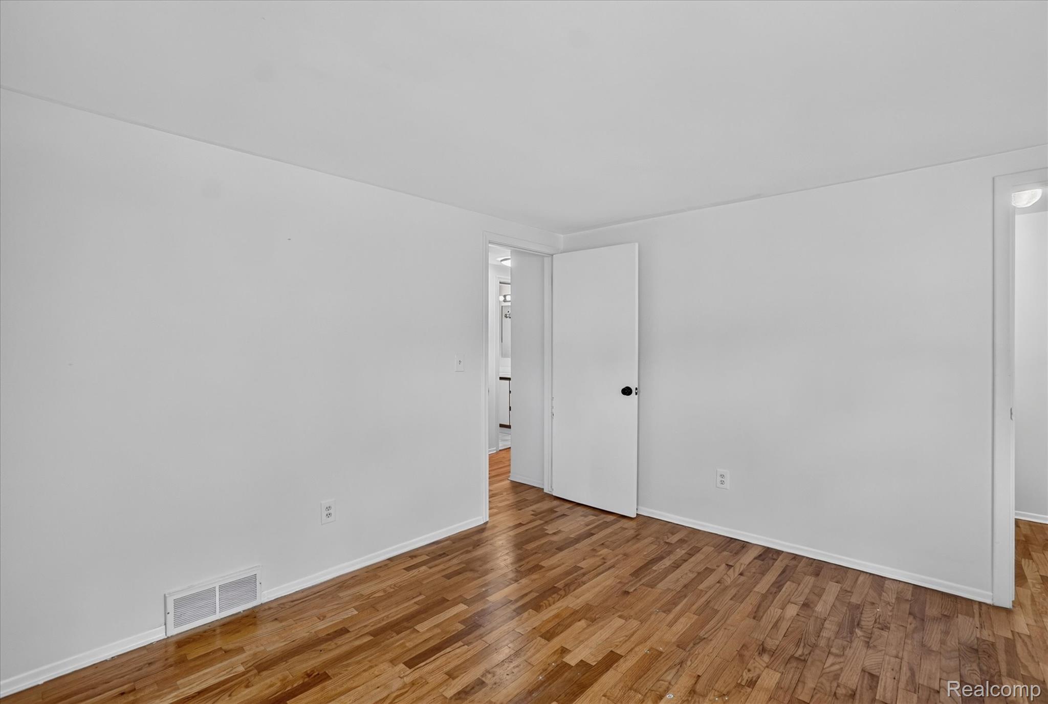 10356 Linden Road Property Photo 28