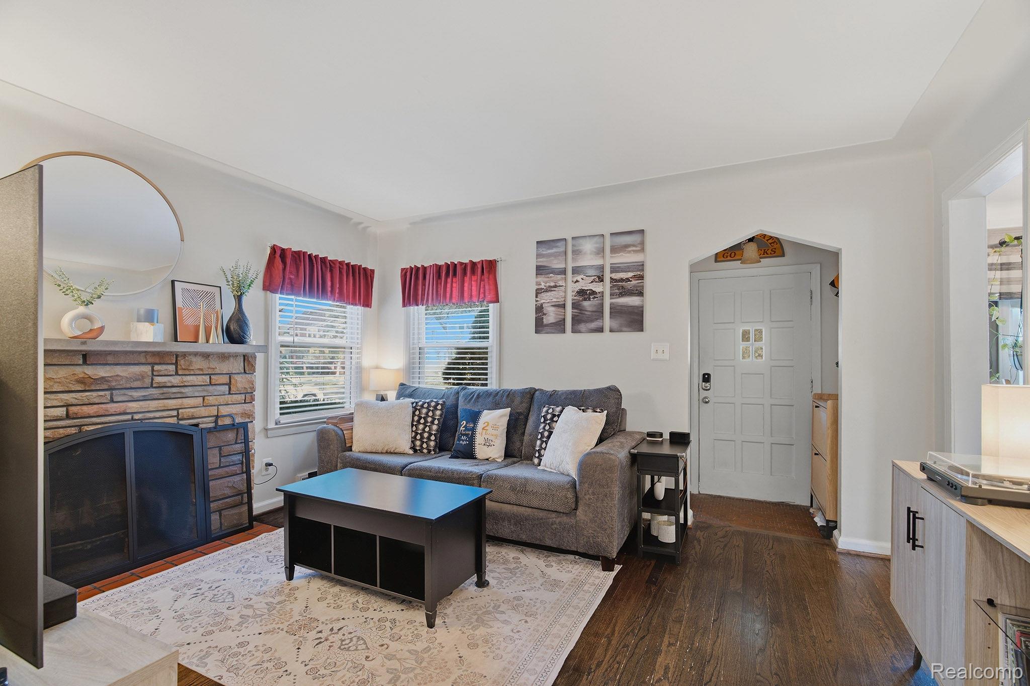 134 S Connecticut Avenue Property Photo 2