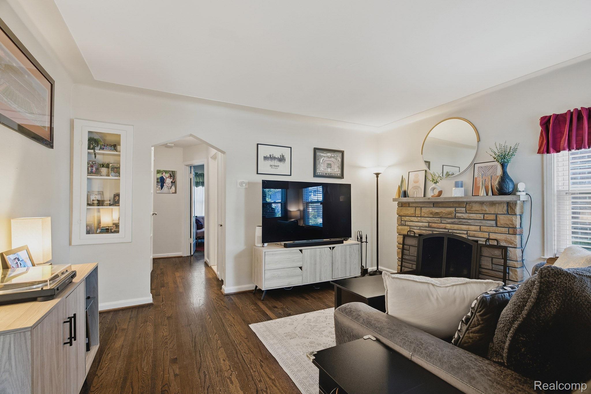 134 S Connecticut Avenue Property Photo 3