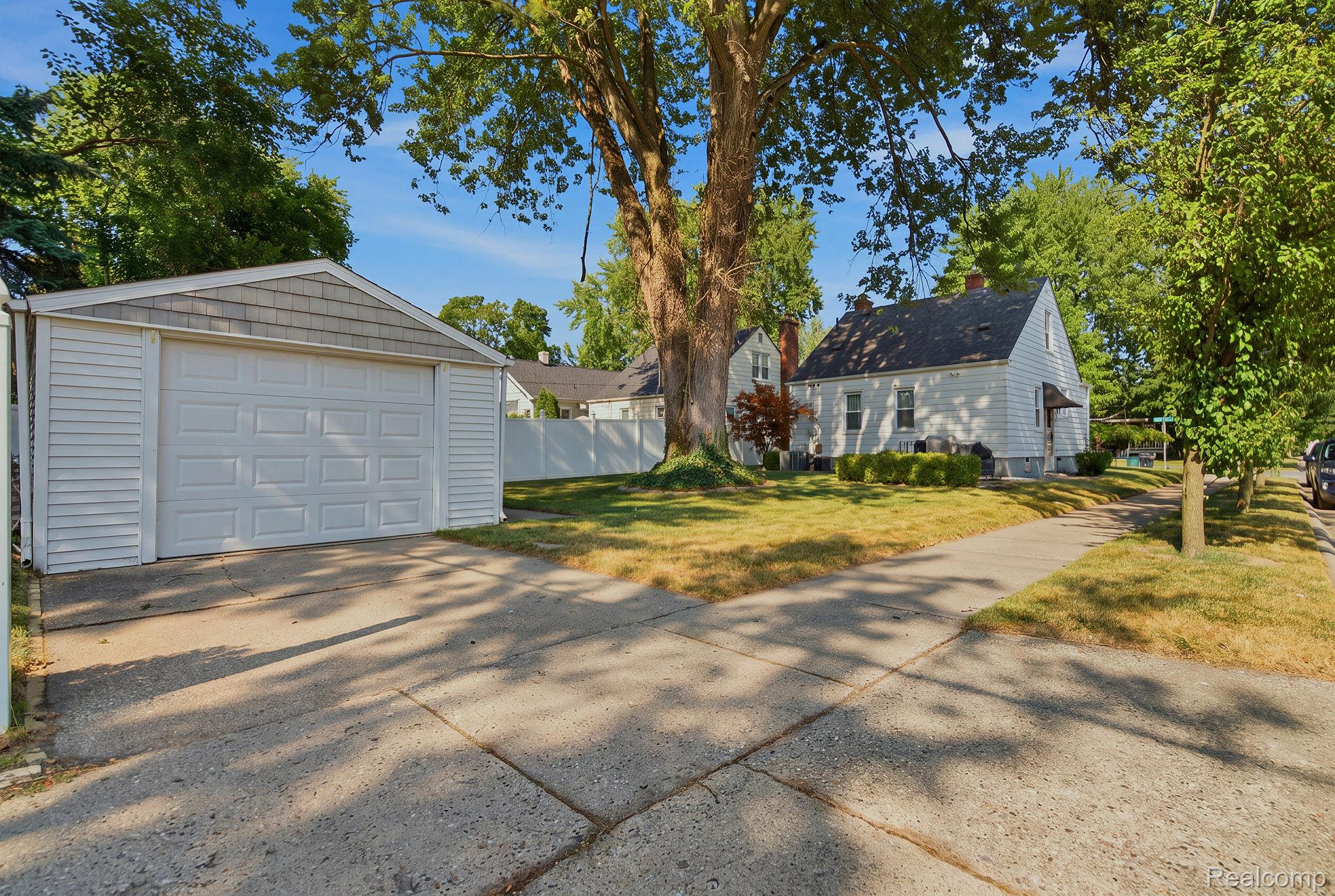 134 S Connecticut Avenue Property Photo 24