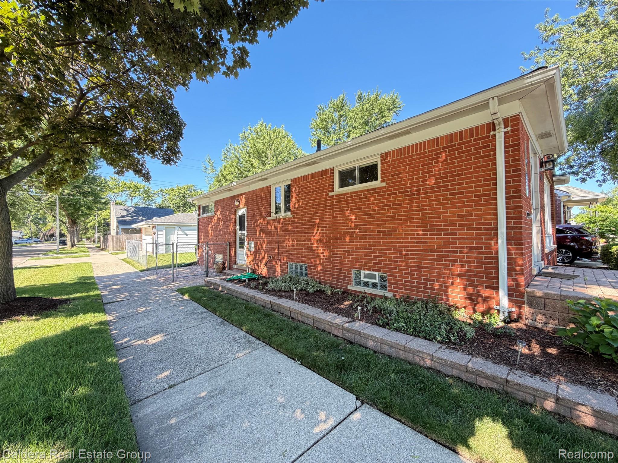 20950 Country Club Drive Property Photo 12