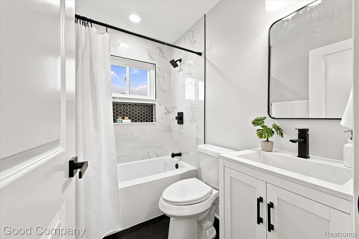 17945 Breezeway Property Photo 18