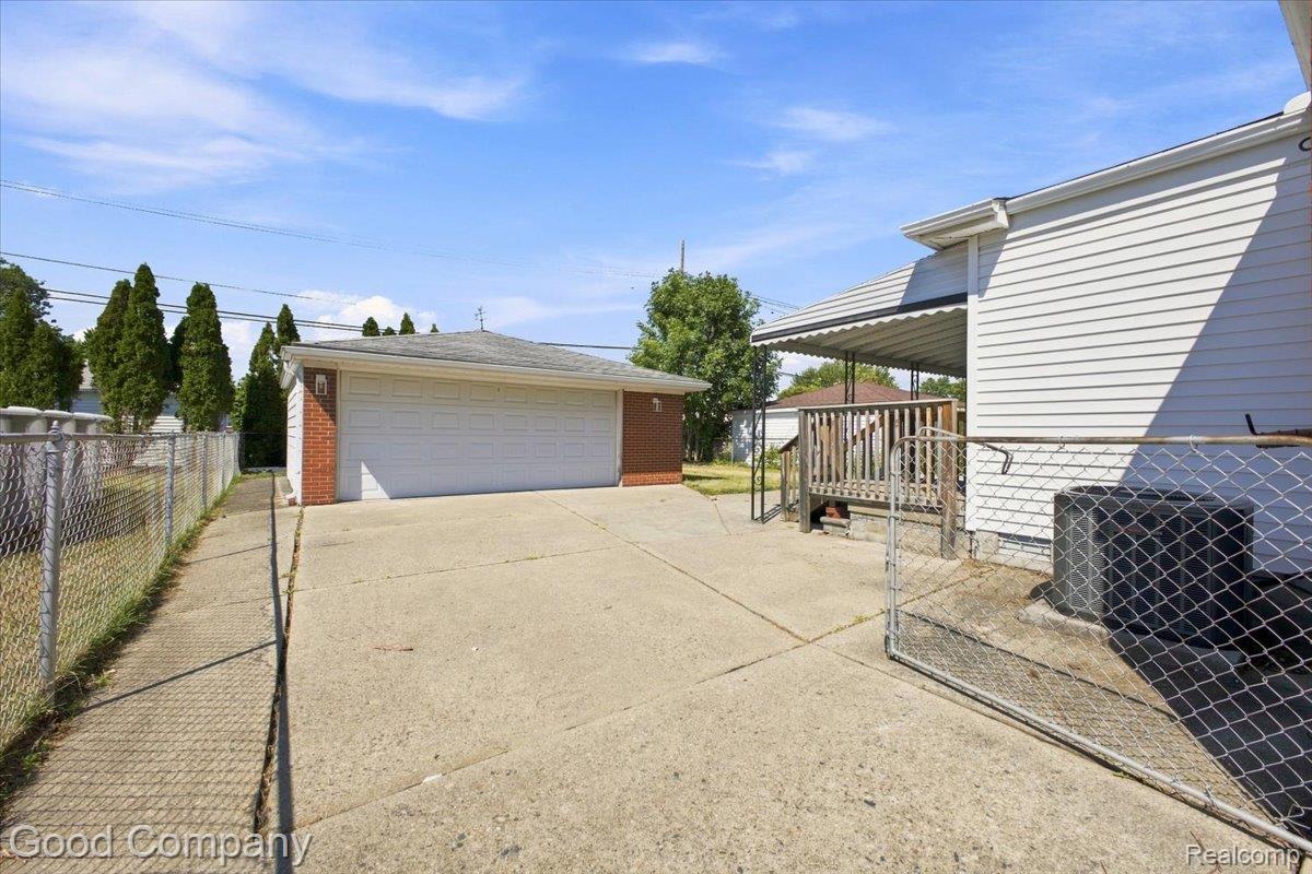 17945 Breezeway Property Photo 25