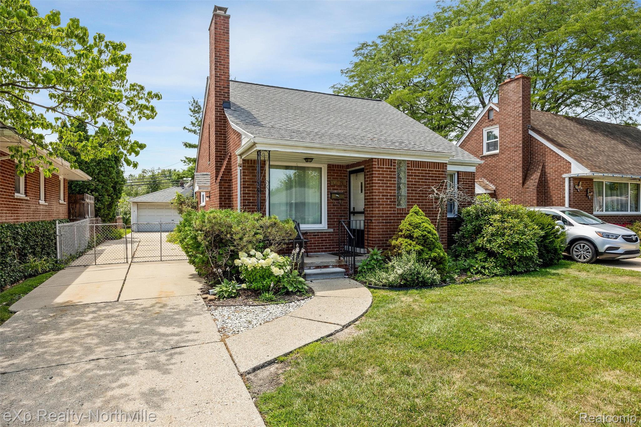 20284 Beaufait Street Property Photo 2