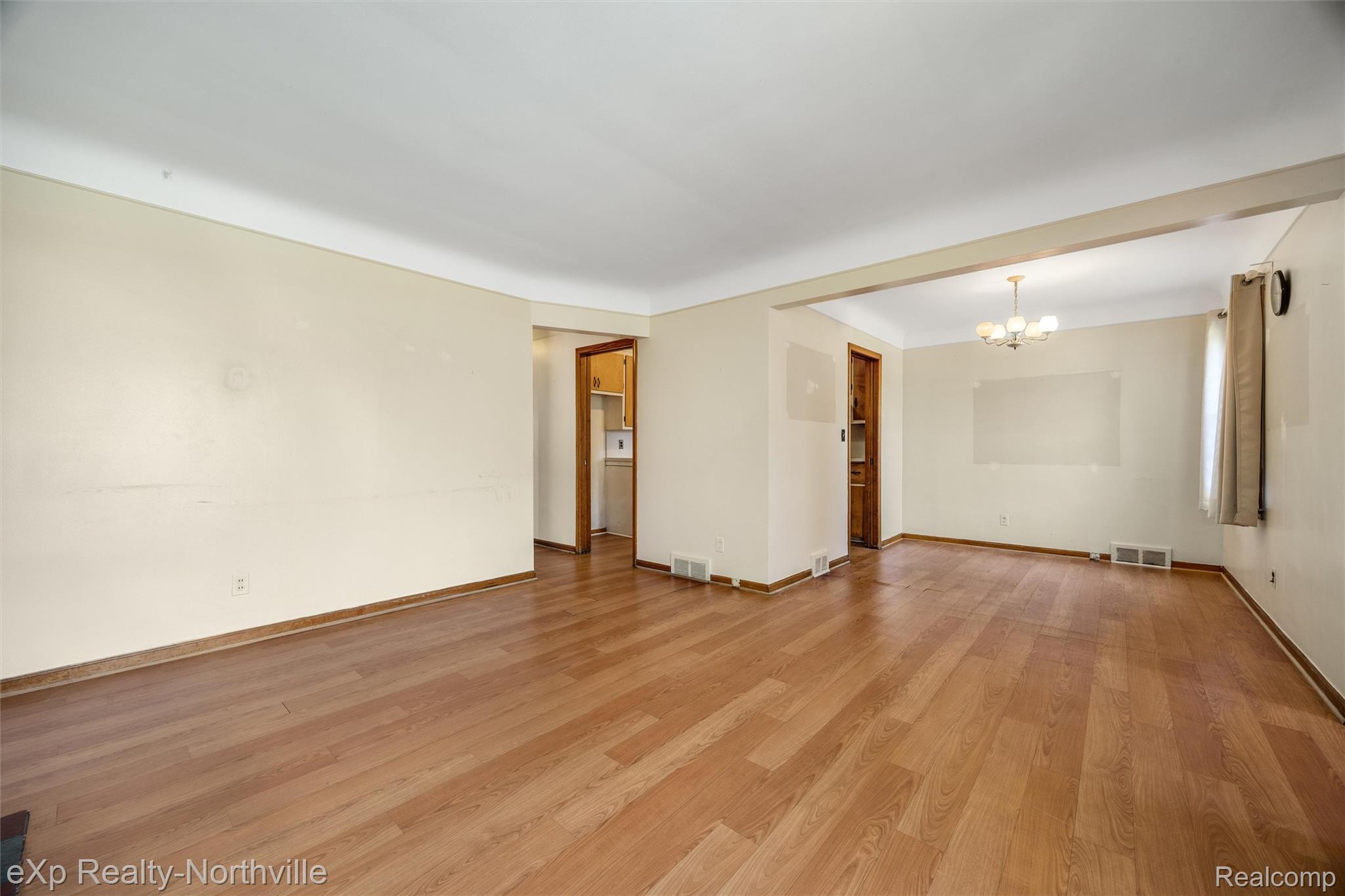 20284 Beaufait Street Property Photo 3