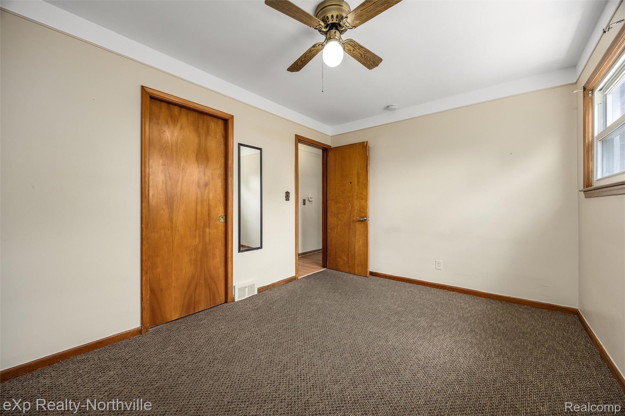 20284 Beaufait Street Property Photo 10