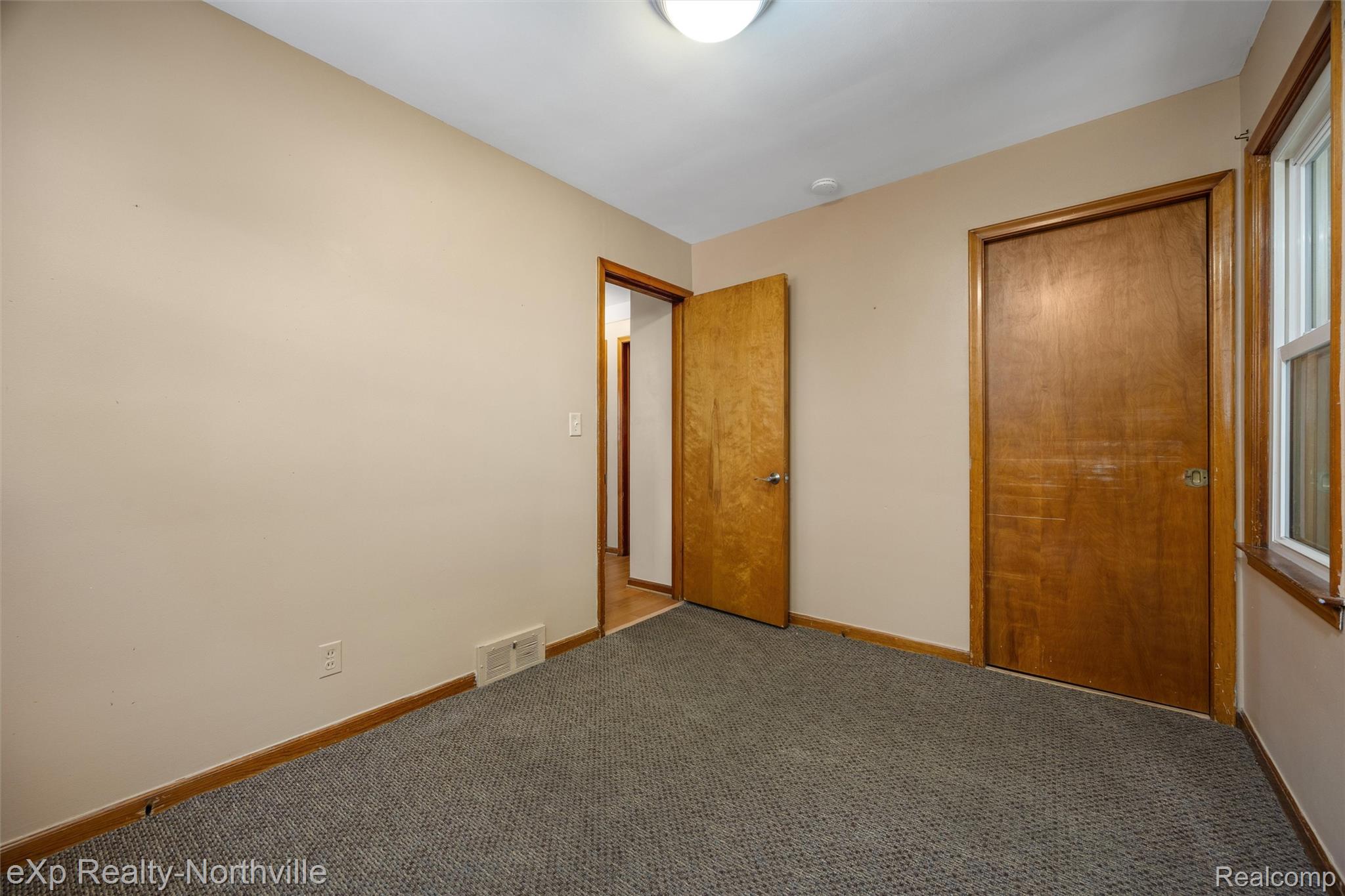 20284 Beaufait Street Property Photo 14