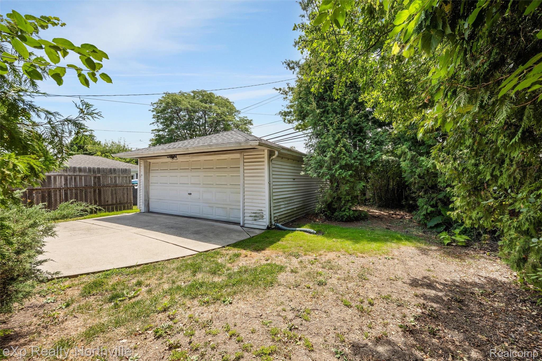 20284 Beaufait Street Property Photo 18