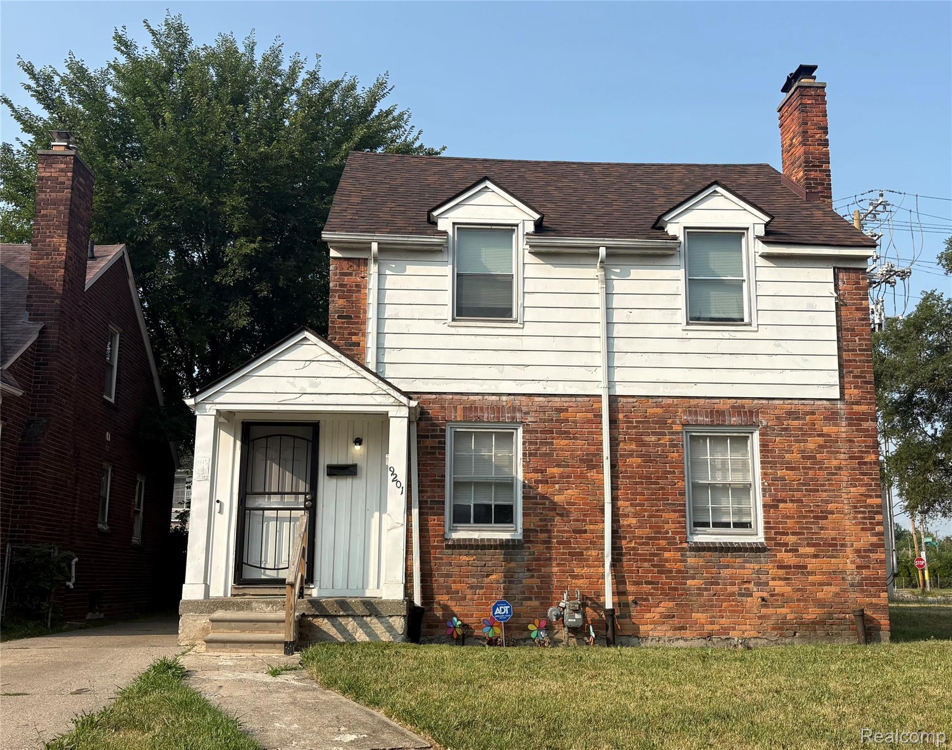 9201 Everts Street Property Photo 1