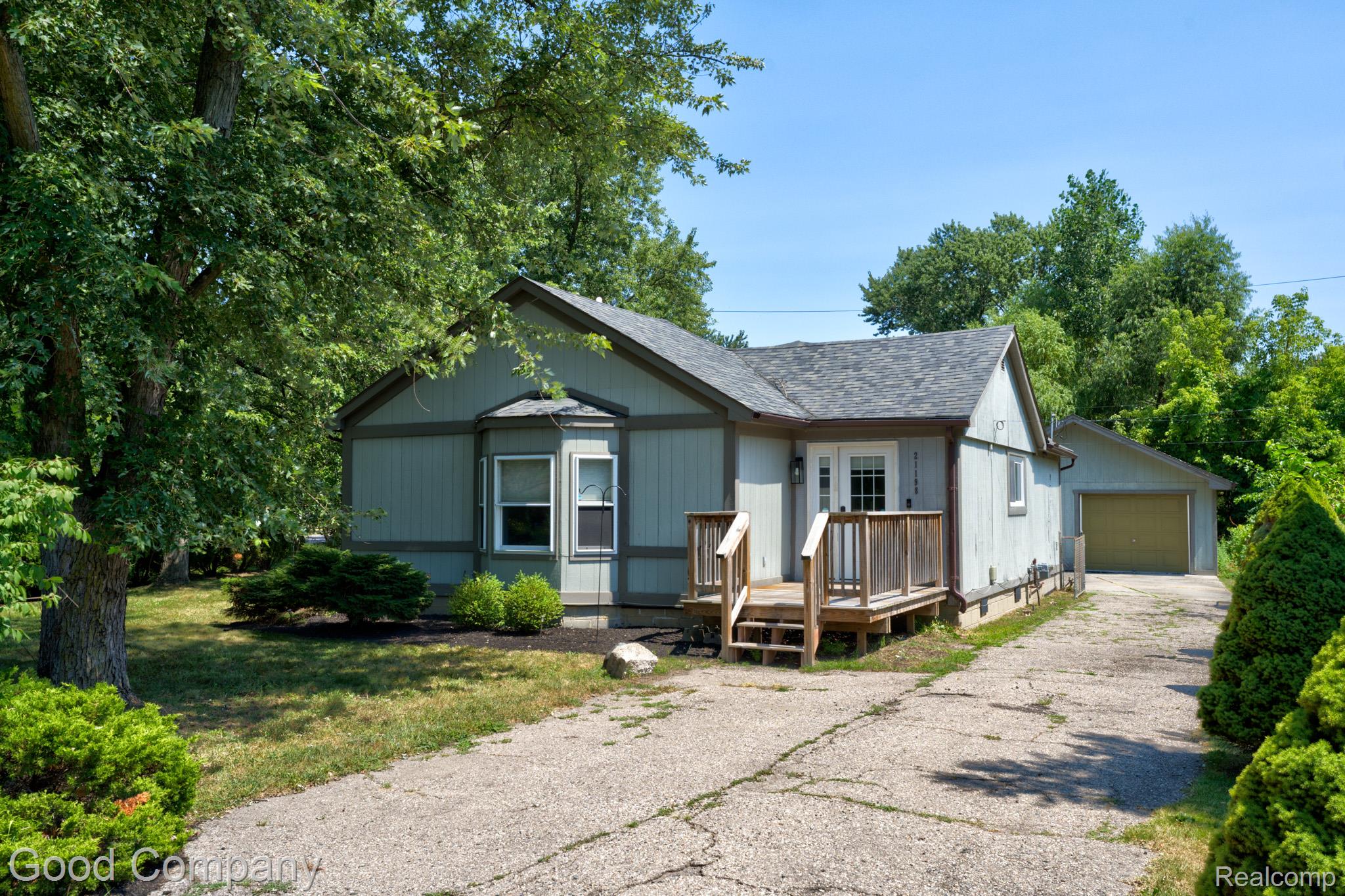 21198 Cass Street Property Photo 1