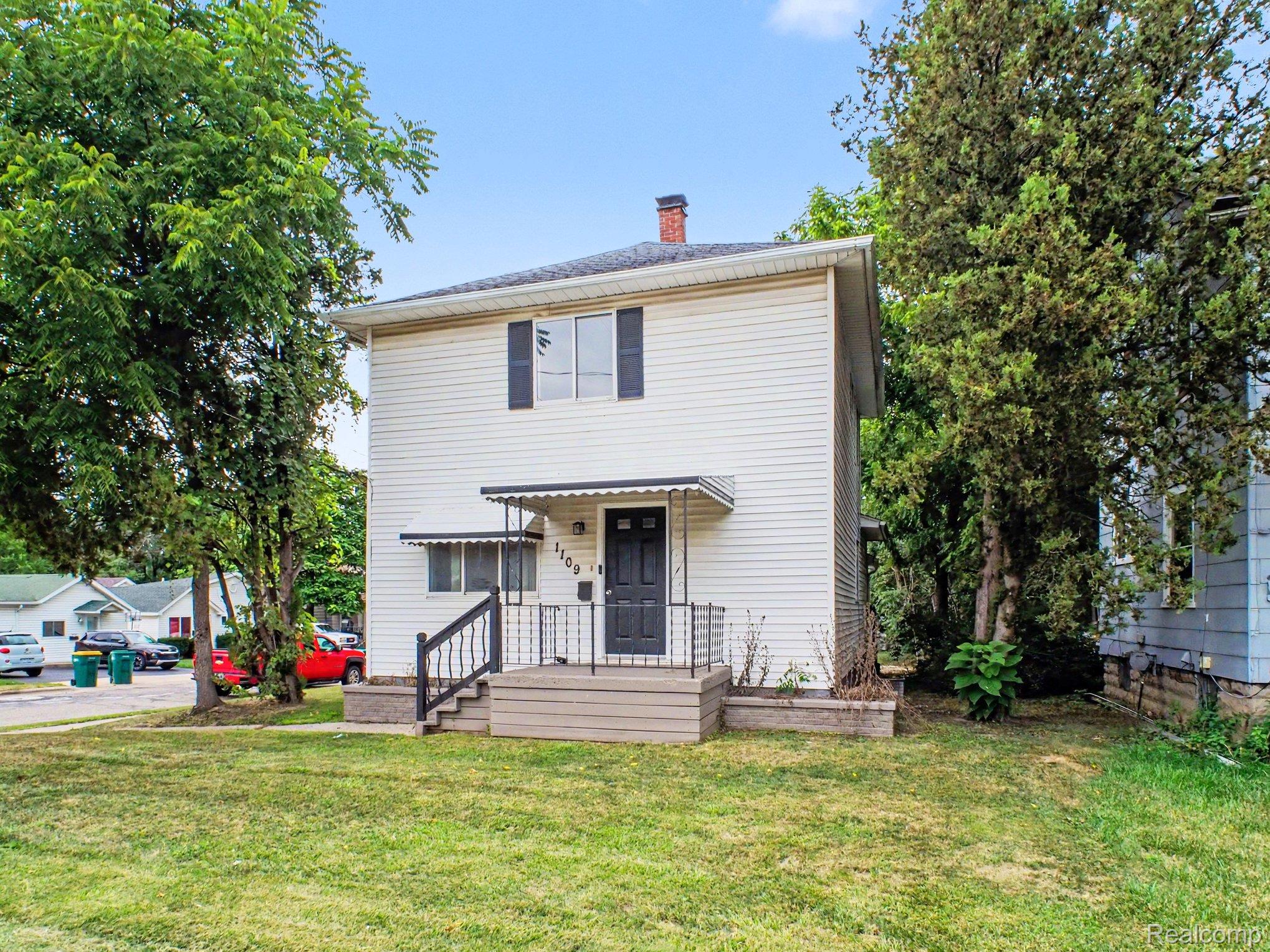 1109 E Mount Morris Street Property Photo 1