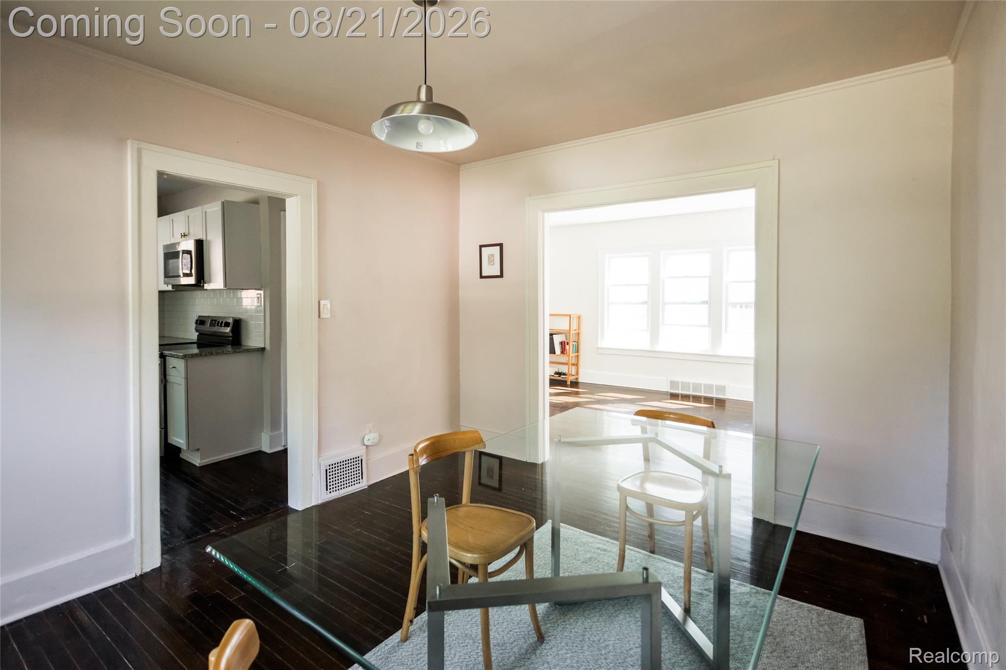 351 Chalmers Street Property Photo 6