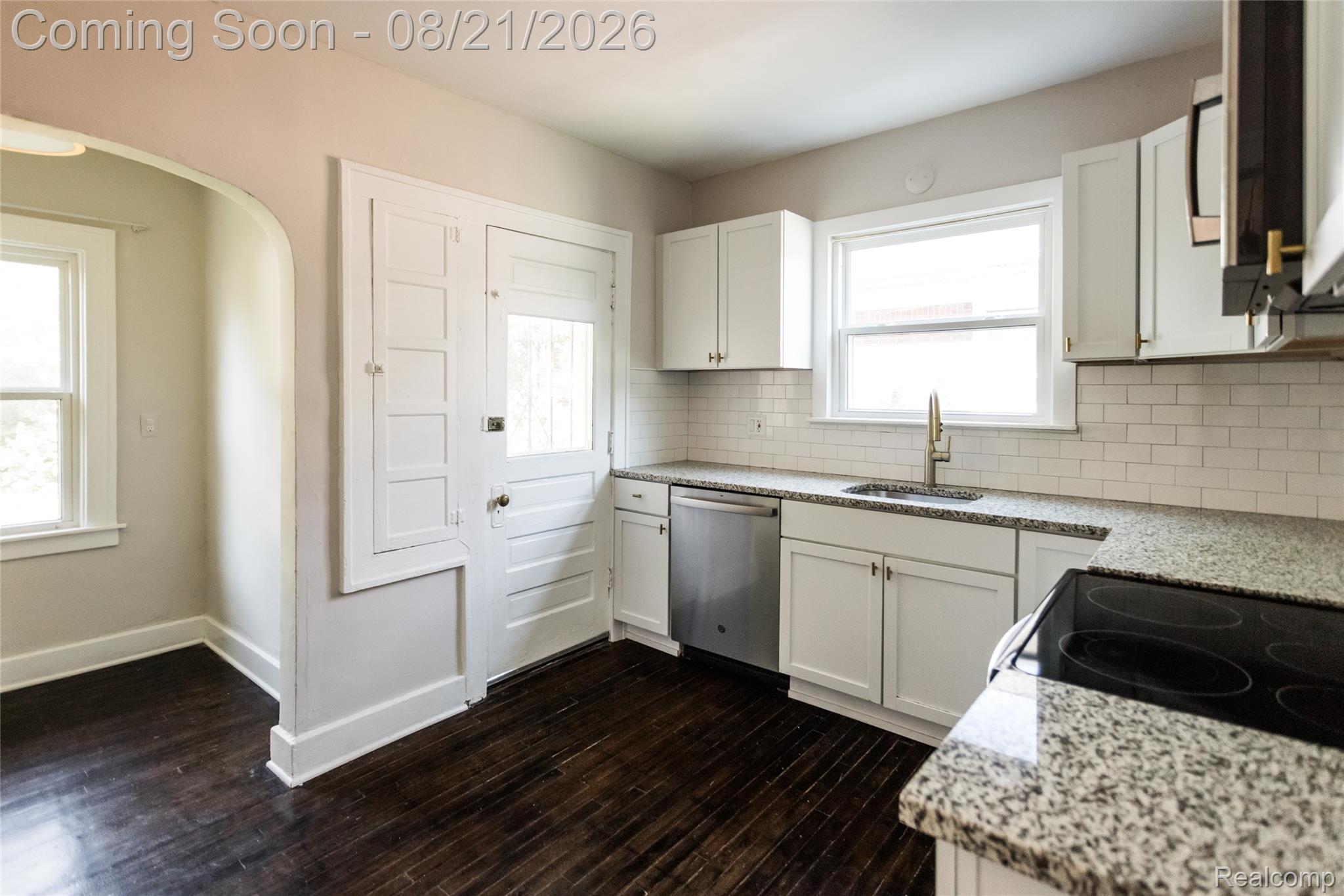 351 Chalmers Street Property Photo 10
