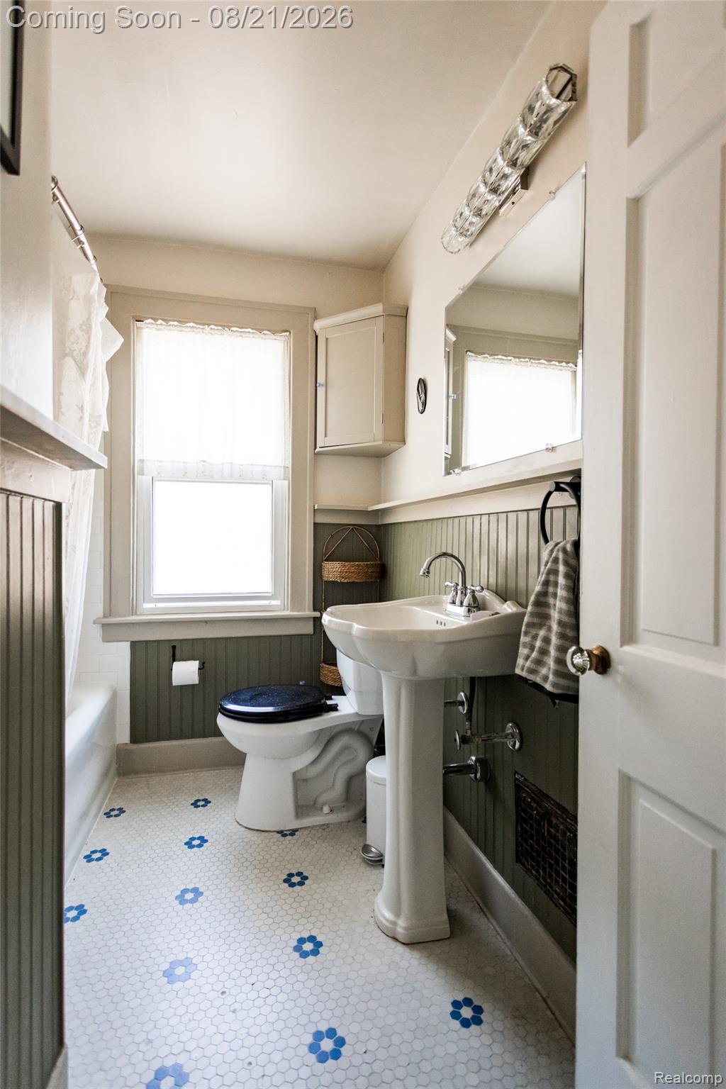 351 Chalmers Street Property Photo 14