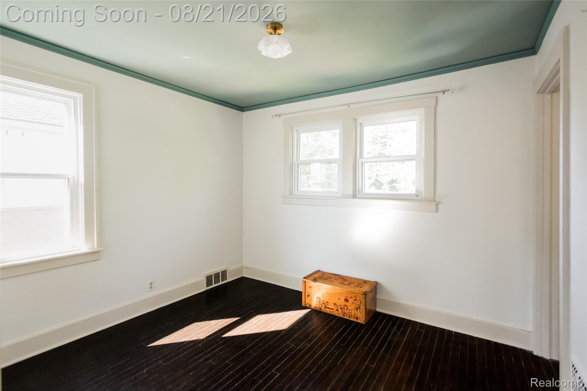 351 Chalmers Street Property Photo 17
