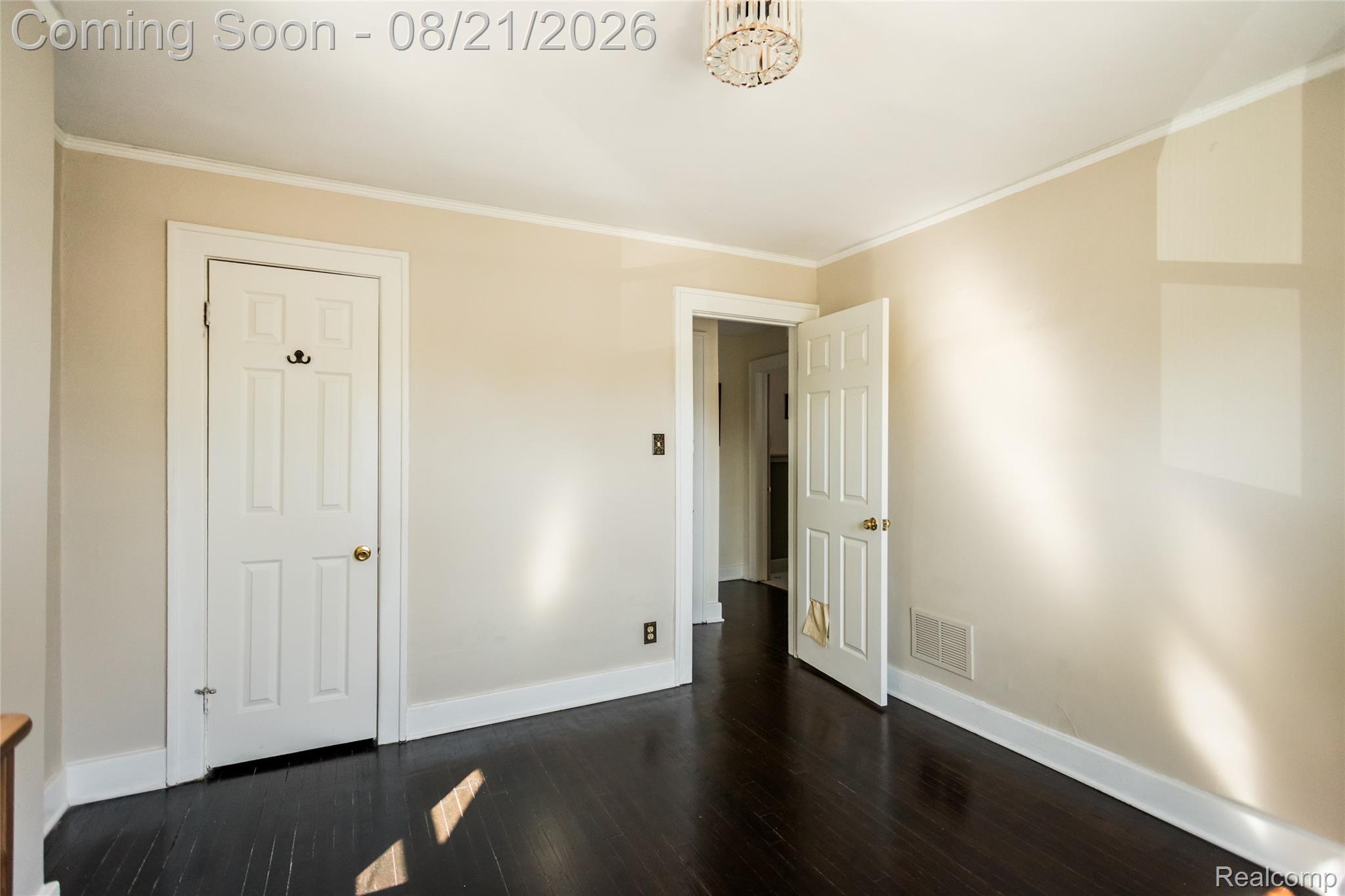 351 Chalmers Street Property Photo 21
