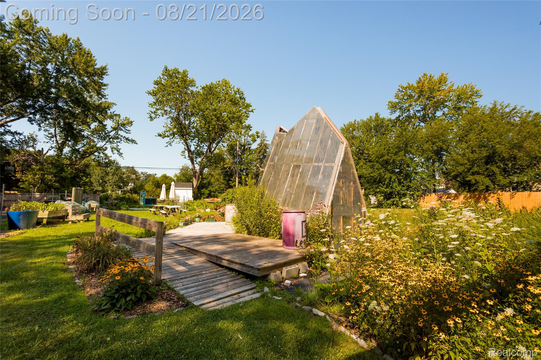351 Chalmers Street Property Photo 35