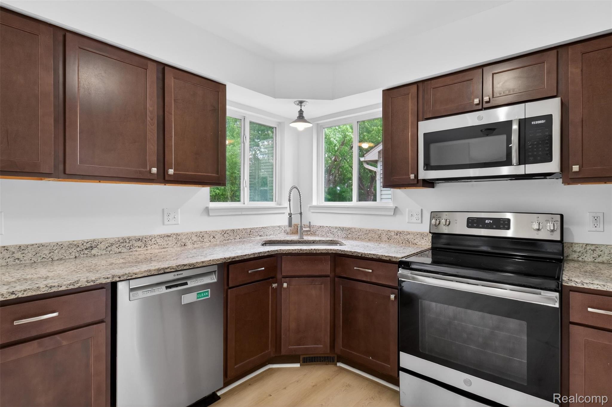 3457 Ashburnam Property Photo 15
