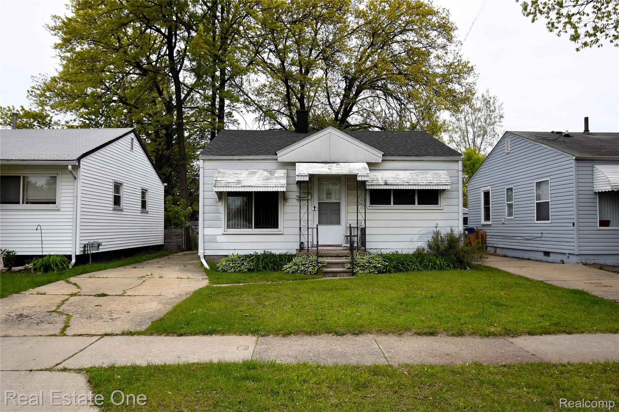 11327 Sherman Avenue Property Photo 1