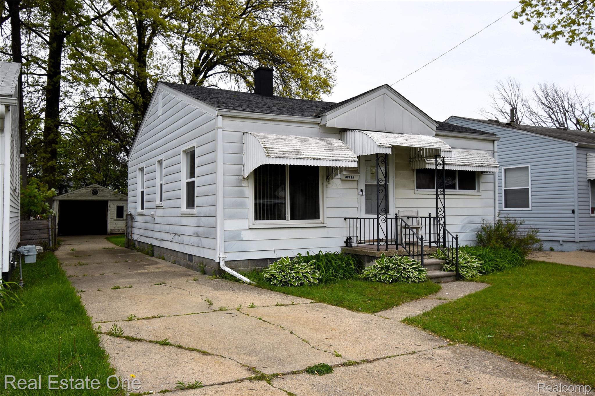 11327 Sherman Avenue Property Photo 2